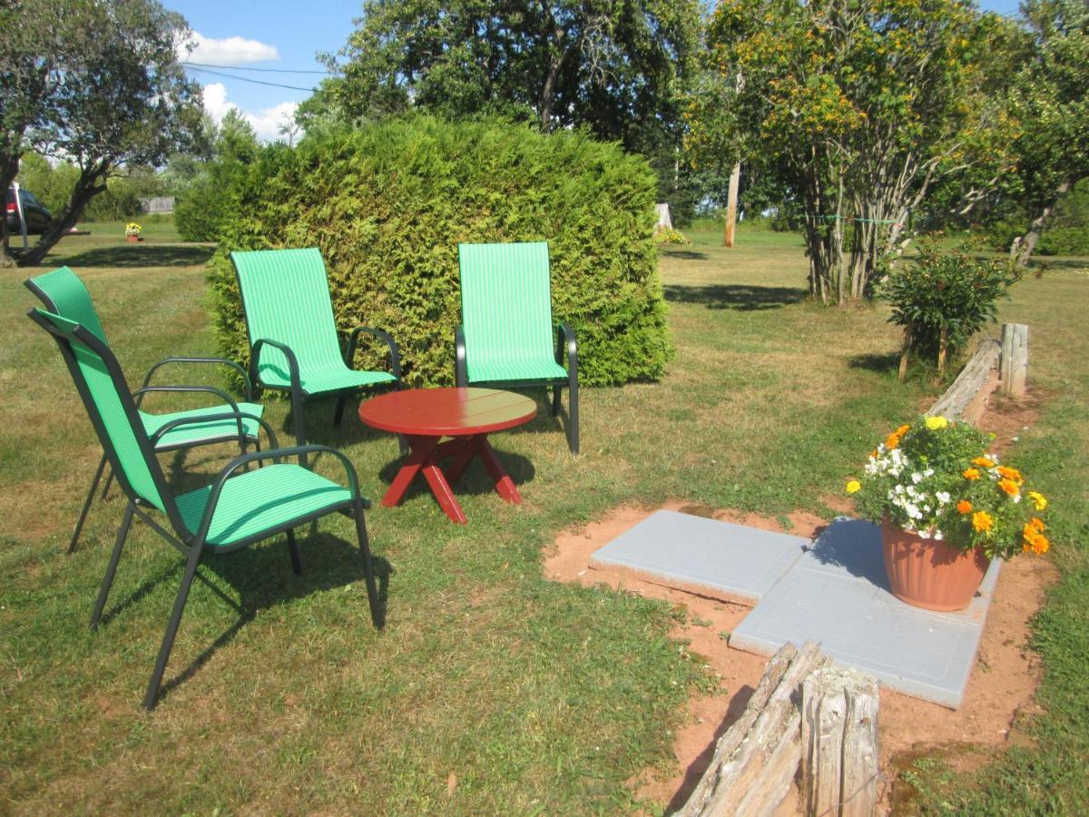 Gite Les Acres Tranquilles B&B Port-Daniel Buitenkant foto